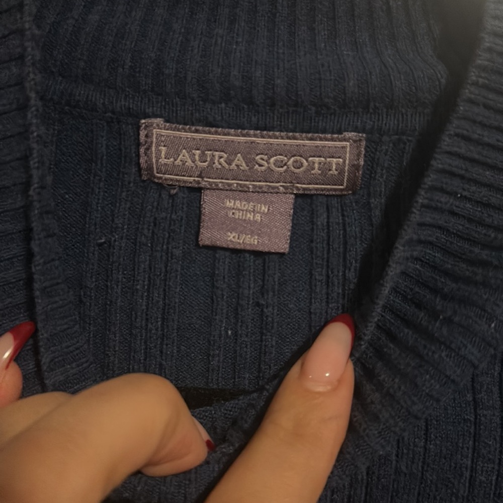 Blue sweater - Picture 2 of 3